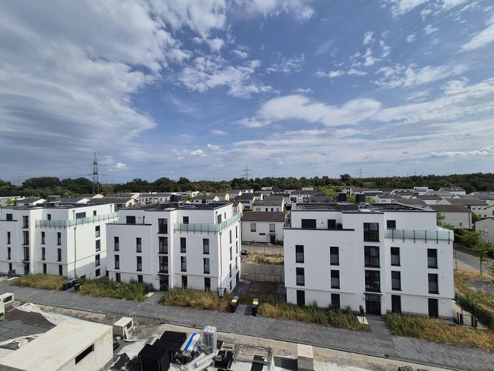 Wohnung im Bau, stadtnah im Hafenquartier Graf Bismark mit Balkon am Yachthafen/Kanal für 2 Personen – Blick von der Balkonseite