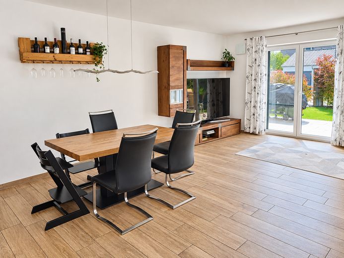 Moderne Doppelhaushälfte in Postau – 137 m² mit Garten, Terrasse & Garage – Foto 10