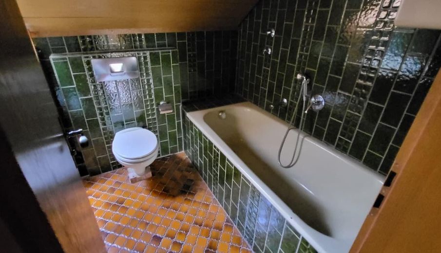 Architektenhaus in ausergewöhnlicher Alleinlage – Badezimmer OG_2