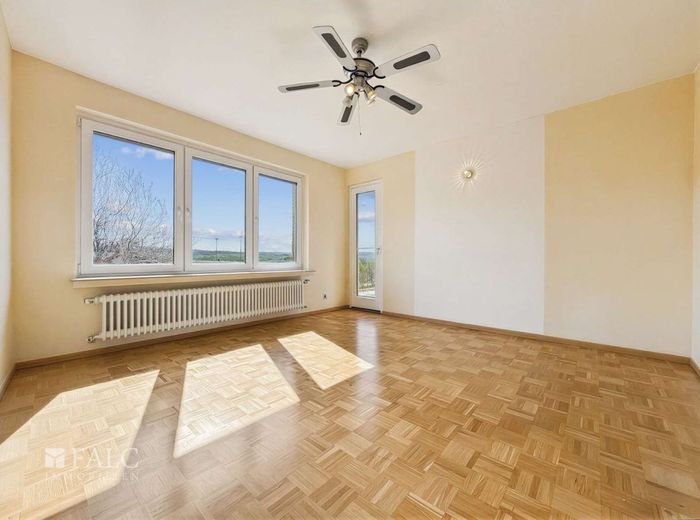 ***Hullersen - Modernisiertes Mehrfamilienhaus mit 6 Wohneinheiten auf üppigem Grundstück*** – Eigentümerwohnung