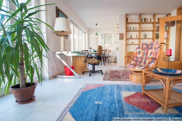 ओबराऊ, फ़्राइबर्ग में बालकनी और भूमिगत गैरेज में पार्किंग स्थान के साथ 4-12 महीनों के लिए उज्ज्वल और सुसज्जित