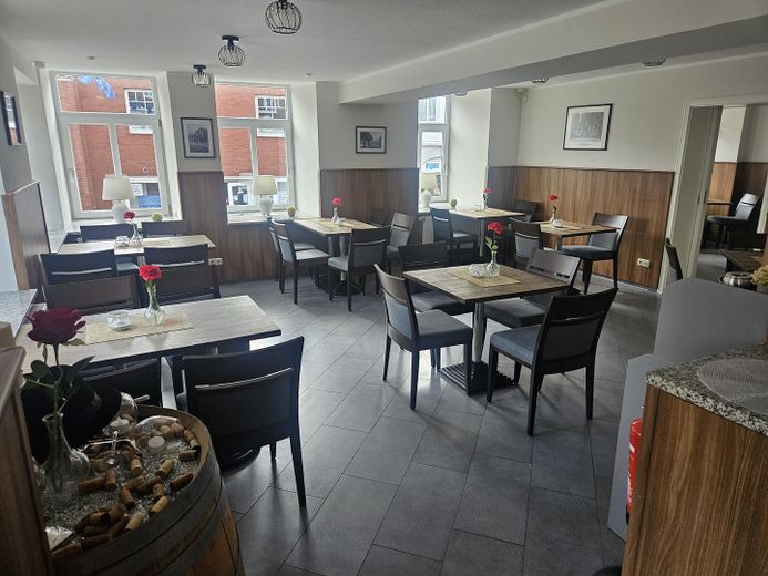 Gastätte in Fußgängerzone Oldenburg in Holstein – Gastraum 1