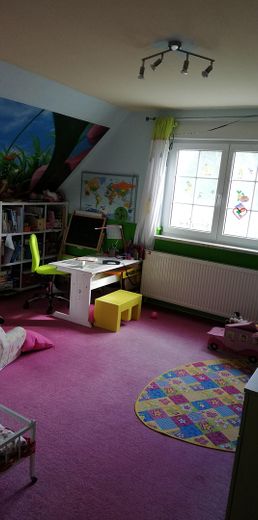 Stilvolles Einfamilienhaus mit großem Grundstück und vielseitigen Nutzungsmöglichkeiten – OG Schlafen