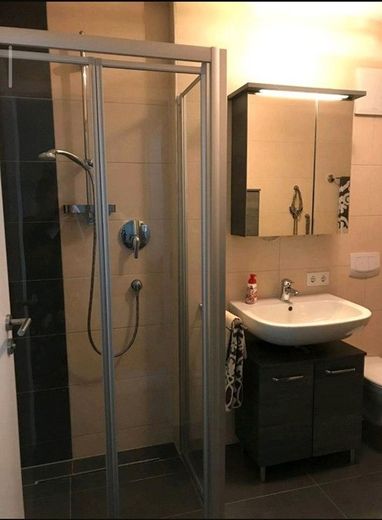 Moderne, zentrumsnahe 2-Zimmer Wohnung inkl. Tiefgaragenstellplatz – Foto 12