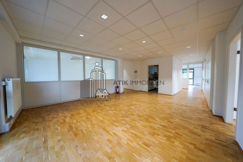 ATIK: Repräsentative, lichtdurchflutete Büroeinheit mit Klimatisierung und Top-Lage - provisionsfrei – Eingangsbereich