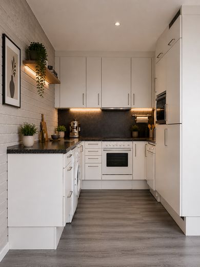 Bezugsfertig- Renoviert mit toller Aussicht-3,5 Zimmer – Küche Einrichtungsbeispiel