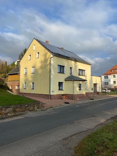 Charmantes historisches Einfamilienhaus mit großem Grundstück und modernem Komfort – Foto 1