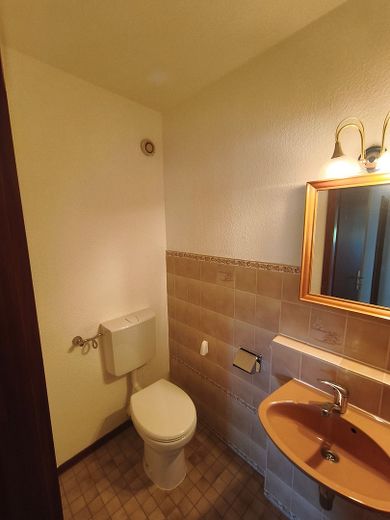 Freshly renovated 2-room condominium with winter garden, underground garage and view of greenery – private sale without broker commission – Foto 11