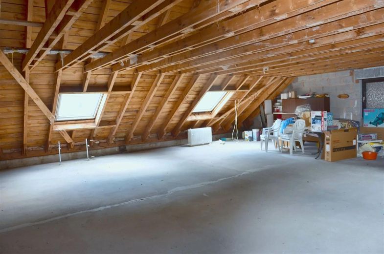 Zweifamilienhaus bezugsfrei – wert 201.000 €, ersteigerbar ab ca. 141.000 € (Termin 28.10.) – Foto 20