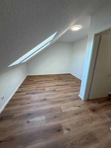 Riedstadt-Erfelden. Casa a schiera centrale con giardino – Foto 13