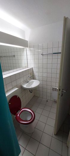 1 Zimmer Wohnung in Saarbrücken - nähe Uni – Bad 2