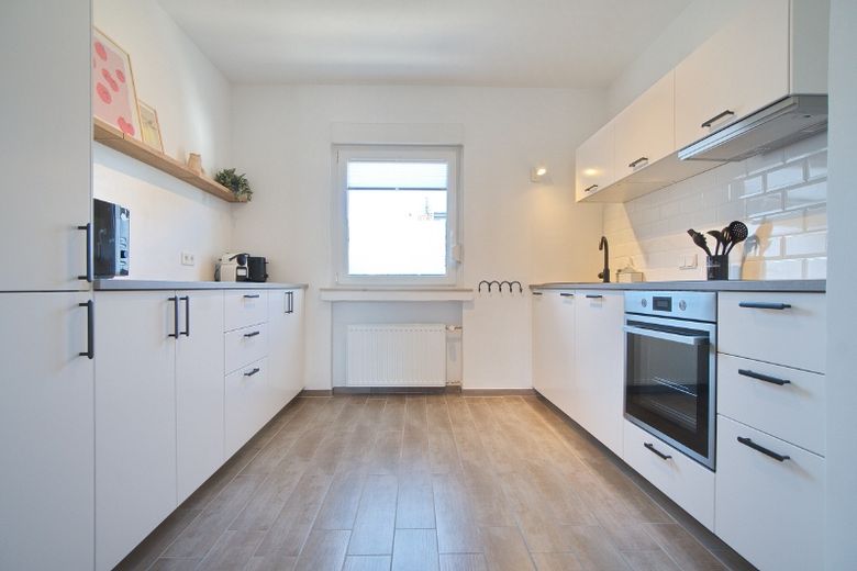 Helle, komplett und hochwertig ausgestattete Wohnung in sehr guter Wohnlage, Nähe Kirchviertel – 97a74aeba3e2e83a9f24270fae0f7d340aa1130b.jpg