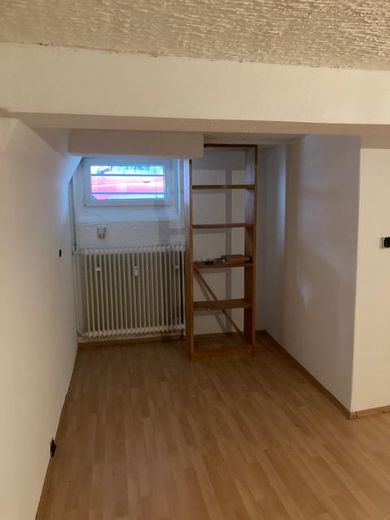 Großzügige Wohnung mit ausgebauten Kellerräumen und Terrasse in Reinshagen – Ausgebauter Keller