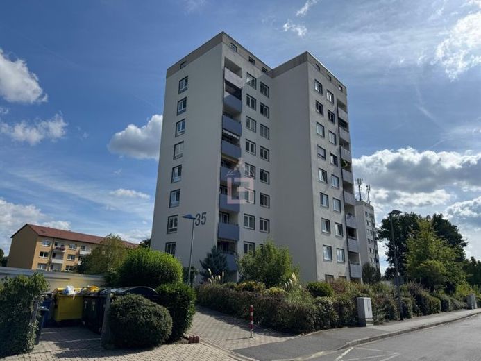 Appartamento di 1 locale con vista panoramica a Langen – Foto 1