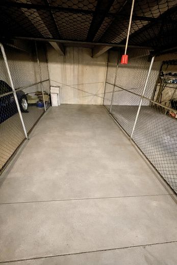Helle 3-Zimmer-Wohnung mit Blick ins Grüne, überdachtem Balkon, Aufzug und TG in Nürnberg-Langwasser – Garage