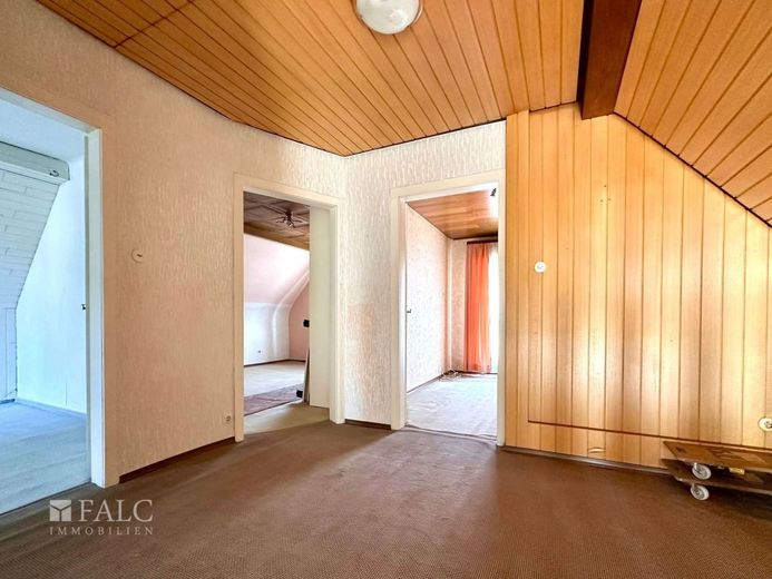 Glücksmoment: Herzliches Familienhaus mit Garten! – Flur OG