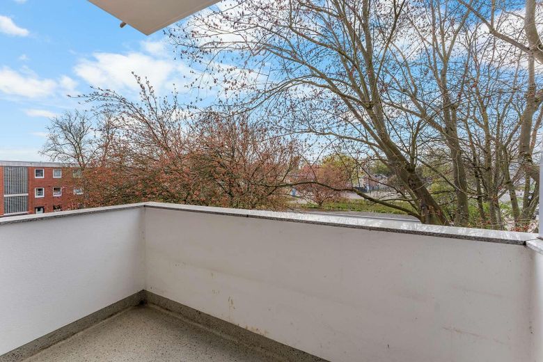 Helle 2-Zimmerwohnung mit Balkon in der Neustadt - 1050€ Warmiete – Balkon Aussicht