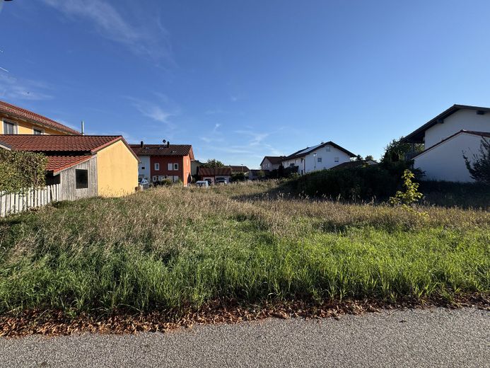 Baugrund zu verkaufen – Foto 1