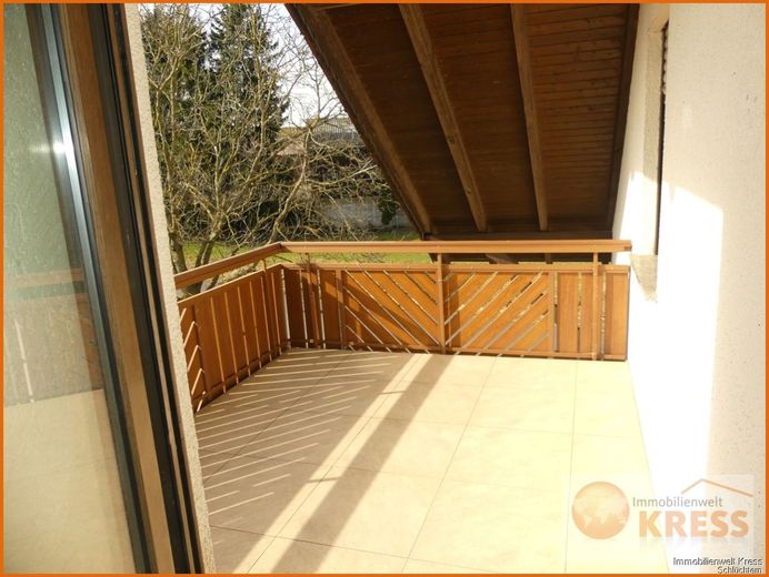 Moderne und gepflegte 4-Zimmer Wohnung in ruhiger Lage, Flieden-Oberstork m. Balkon im Dachgeschoss – Bild 5