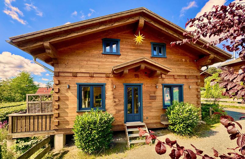 6 casas de troncos/casas de vacaciones con muy buena rentabilidad, en ubicación privilegiada. Venta individual o conjunta posible. – Foto 4