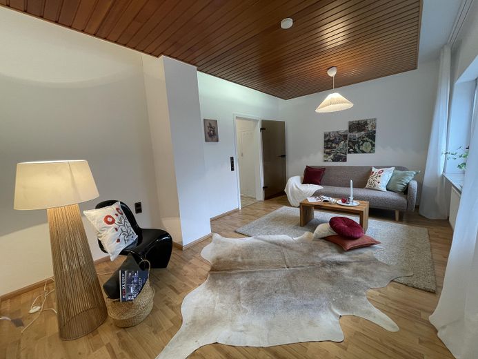 Il vostro angolo di Rheindürkheim – con cortile, carport e riscaldamento nuovo – Wohnzimmer Ansicht 2
