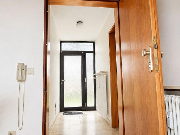 Zweifamilienhaus bezugsfrei – wert 201.000 €, ersteigerbar ab ca. 141.000 € (Termin 28.10.) – Foto 12