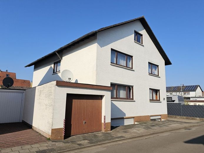 Wohnung in Siegelbach zu vermieten. Gute Aufteilung. Helle Räume. Ideal für Zweisamkeit ... – 5268 - Wohnung im Dachgeschoss