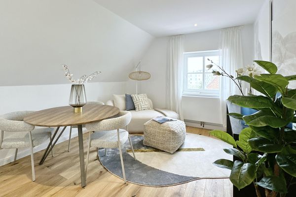 Appartamento esclusivo all’ultimo piano a Warnemünde – ristrutturato in modo pregiato e modernizzato con stile