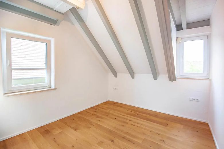 Schlafzimmer / Kinderzimmer / 