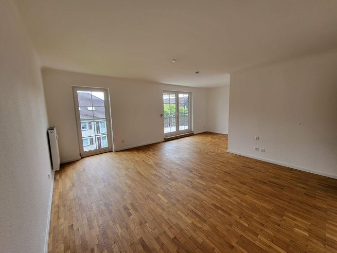 Helle 2-Zimmer Wohnung in guter Lage – Wohnhzimmer