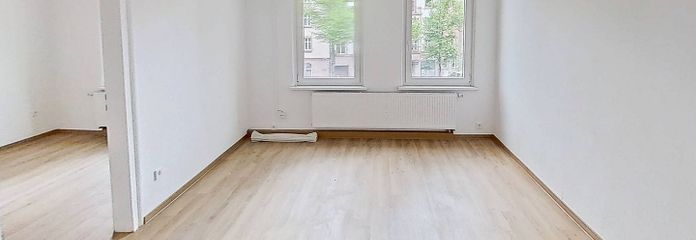 Light-filled GEM OF A HOME: Attractive 3-room apartment with BALCONY in Nuremberg – Ansicht I: Wohnzimmer