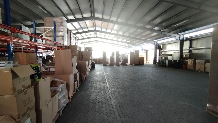 Capannone di stoccaggio e produzione di 1000m² nella zona industriale, 2,75 €/m² vicino a Saarbrücken (uffici opzionali) – Halle 2 - Innen