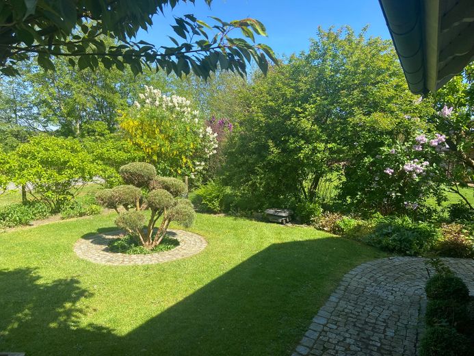Landhaus "Rose Garden" direkt vor Sylt zu verkaufen! – Garten