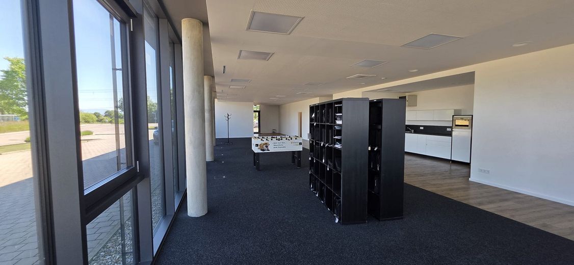 Moderne, lichtdurchflutete Bürofläche, 5 Stellplätze, repräsentativ, barrierefrei, sofort verfügbar – Foto 13