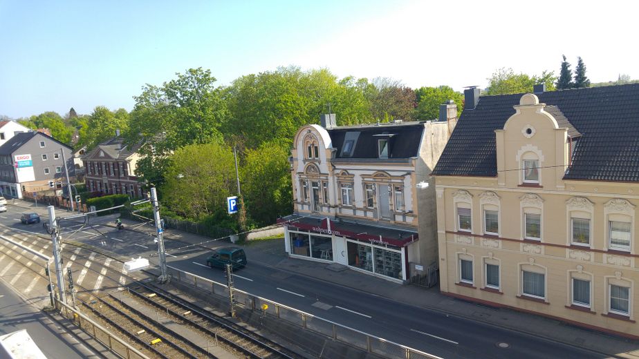 Topsanierte DG Wohnung, WG geeignet, Einbauküche, zentral – Foto 12