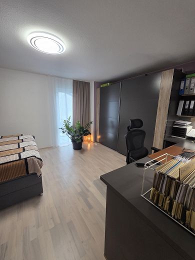 Hausgefühl statt Wohnung: Moderne 3-Zi.-Maisonette mit Garten, Terrasse & Balkon (BJ 2013) – Schlafzimmer