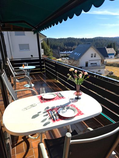 HAUS-SCHLUCHSEEBLICK: 3 Ferienwohnungen mit "Classic-Car-Ambiente" in Premiumlage (€ 1,1 Mio. +Inv.) – EG Wohnung Balkon