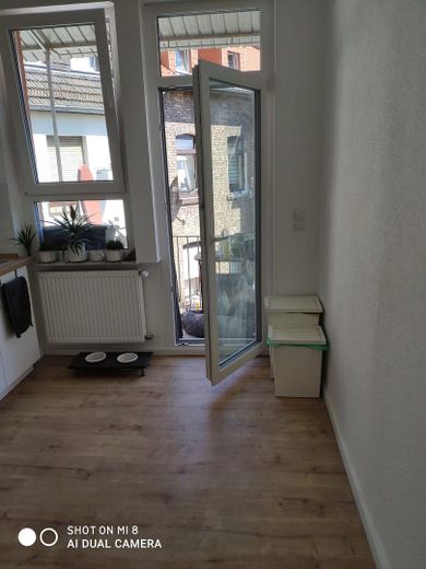 Helle 3-Zi-Wohnung mit EBK in zentraler Lage – Küche