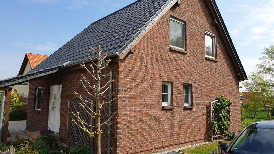 Massivhaus mit Doppelgarage, Fußbodenheizung, Wärmepumpe – फोटो 5