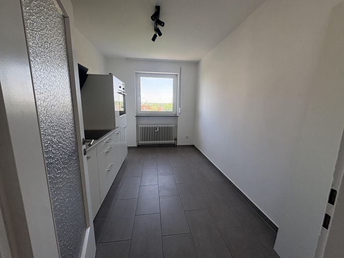 Bamberg'de balkonlu ve ankastre mutfaklı yenilenmiş 3 odalı daire (WE42) – Küche