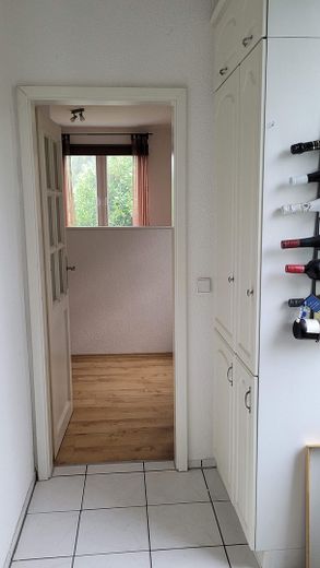 Küche und Wohnzimmer