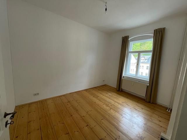 Tharandt près de Dresde - ancien bureau de poste impérial à rénover entièrement - appartement de 6 pièces à l'étage, 2 salles de bains, 2e étage – Zimmer