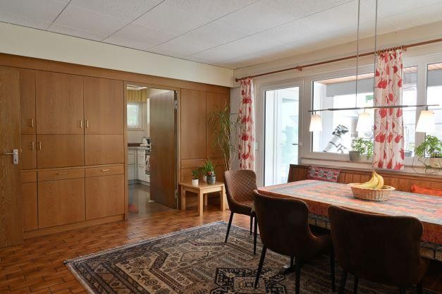 Großzügiges 1-2 Familienhaus mit viel Platz und gehobener Ausstattung – Esszimmer