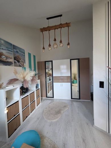 Oberkrämer - interessantes, saniertes & gepflegtes RMH mit Luxusausstattung – Gästezimmer / Kind 1