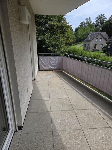 Freundliche 3-Zimmer-Wohnung mit Balkon und Stellplatz in Reichshof – Foto 3