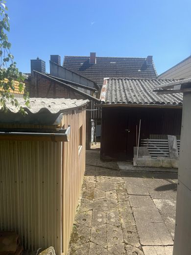 Affascinante casa unifamiliare con ampio terreno – Foto 20