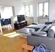 LICHTDURCHGEFLUTETE 3,5 ZIMMER CITY WOHNUNG MIT BALKON IM BESTLAGE WESTEND – फोटो 3