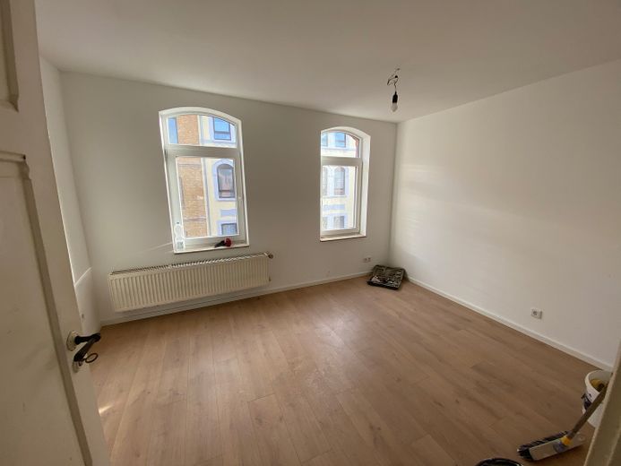 Apartamento con balcón, apto para piso compartido, 4 habitaciones, dúplex, cerca de la estación – Schlafzimmer unten