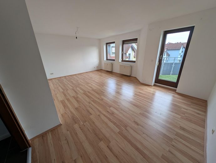 Provisionsfreie Eigentumswohnung inkl. Tiefgarage im schönen Schnepfenreuth – Wohnzimmer 1