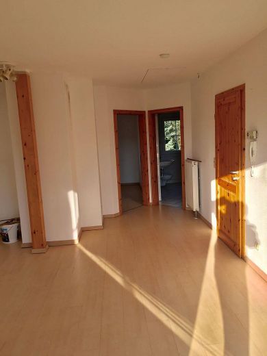 Casa unifamiliar con vivienda independiente - Inversión de capital - VENTA PRIVADA – EG Flur zu den Zimmern
